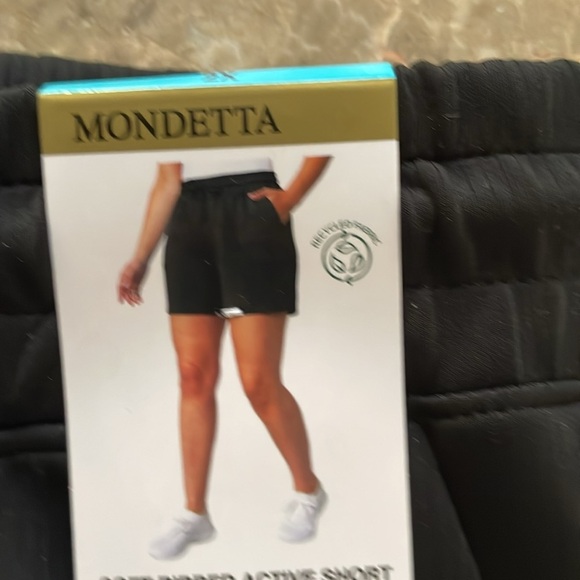 - - Woman’s mondett soft fabric active shorts - Picture 2 of 3